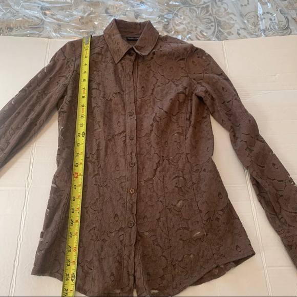 New York and Co. Ladies buttoned, long sleeve, lace top, brown, size Small - Picture 8 of 9